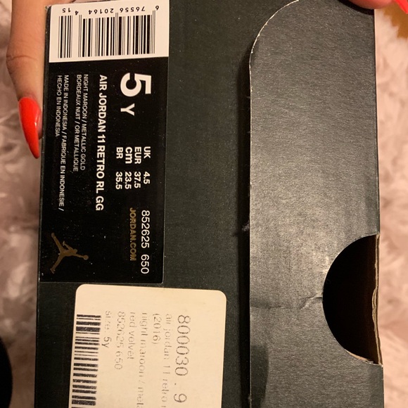 BRAND NEW Air Jordan 11 retro velvets - Picture 4 of 4